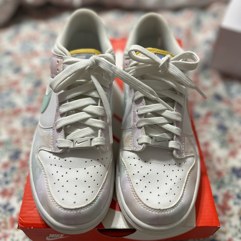 Nike dunk low  kids like new with box